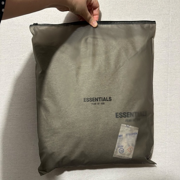 NWT Essentials Fear of God Hoodie - size XL - Picture 9 of 10